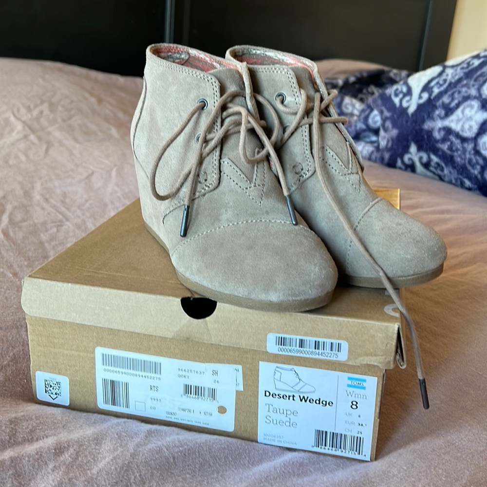Toms desert wedge